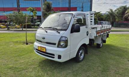 Kia bongo 2019 muito novo!