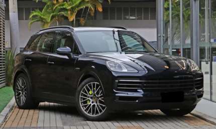 Porsche cayenne 2023 3.0 v6 e-hybrid platinum edition awd tiptronic s