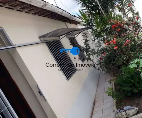 Casa térrea de 240m2 a/t  100m2 de a/c  3 dormitórios 2 suíte  2 banheiros