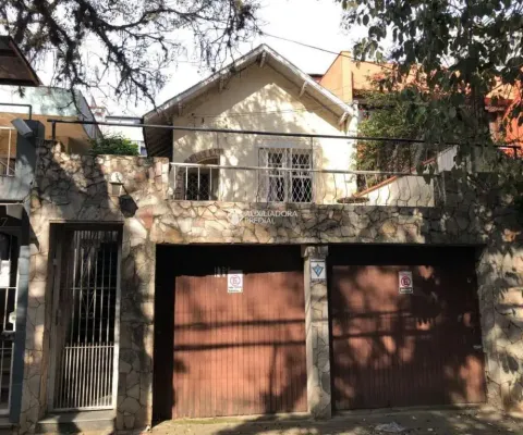 Casa com 3 quartos à venda na Rua João Abbott, 561, Petrópolis, Porto Alegre