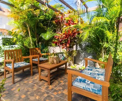Casa em condomínio fechado com 3 quartos à venda na Rua Osório Mendes Ouriques, 332, Guarujá, Porto Alegre