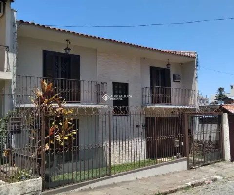 Casa com 3 quartos à venda na Rua Engenheiro Alfredo Mayer Waldeck, 65, São João, Porto Alegre