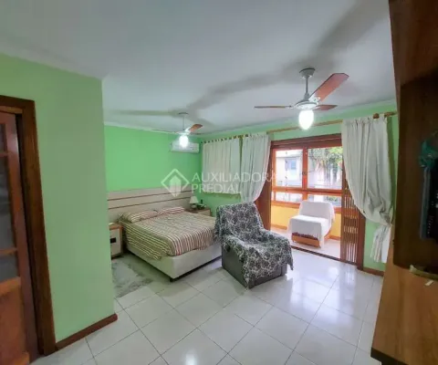Casa com 3 quartos à venda na Rua Comendador Rodolfo Gomes, 676, Menino Deus, Porto Alegre