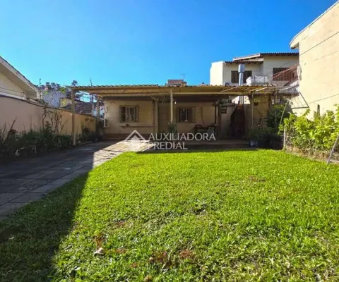 Casa comercial à venda na Rua Juruá, 687, Jardim São Pedro, Porto Alegre