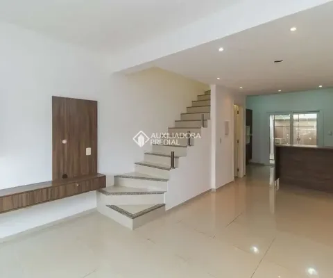 Casa com 2 quartos à venda na Rua Doutor Cláudio Walter Ferreira da Silva, 74, Guarujá, Porto Alegre
