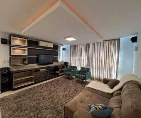 Casa com 3 quartos para alugar na Rua Santiago Dantas, 367, Glória, Porto Alegre