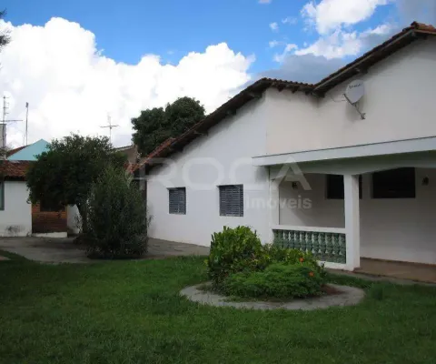 Casa padrão com 3 dormitórios e piscina em santa felícia, são carlos