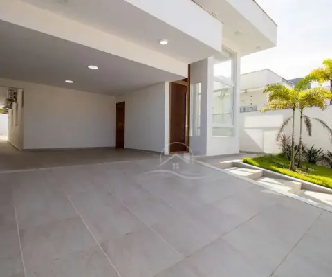 Casa sobrado à venda com piscina, 3 quarto(s),  sendo 2 suíte(s)  no bairro jardim icaraiba, 100 metros da praia, peruíbe-sp