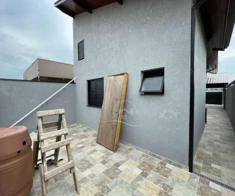 Casa térrea à venda com piscina, 2 quarto(s),  sendo 1 suíte(s)  no bairro flora rica, 2000 metros da praia, peruíbe-sp