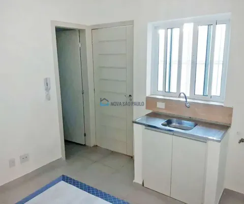 Kitnet à venda, com 1 dormitório e 1 banheiro, na vila monumento