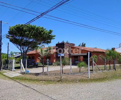 Casa com 4 quartos à venda na Avenida Guará, 792, Centro, Xangri-Lá