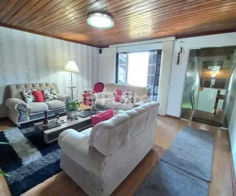 Casa com 6 quartos à venda na Rua Dionisio Lorandi, 970, Cruzeiro, Caxias do Sul