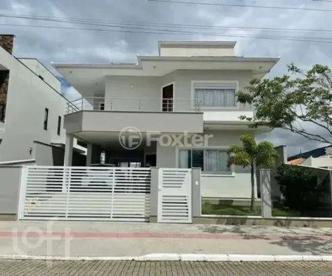Casa em condomínio fechado com 3 quartos à venda na Rua Monte Cambirela, 455, Praia de Fora, Palhoça