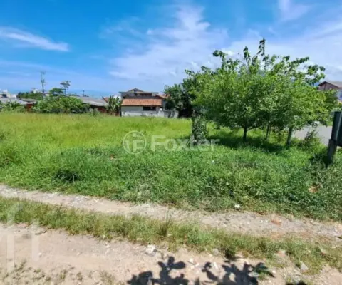 Casa com 1 quarto à venda na Rua Amilton Rubens Schmidt, 242, Barra do Aririú, Palhoça