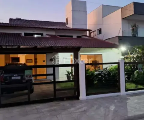 Casa com 7 quartos à venda na Rua Rio Forqueta, 2295, Centro, Xangri-Lá