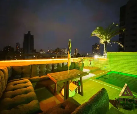 Maravilhosa cobertura duplex porteira fechada a poucos metros da praia - 209m² úteis - 03 suíte - 05 w.c - 02 vagas - piscina+lounge+ espaço gourmet