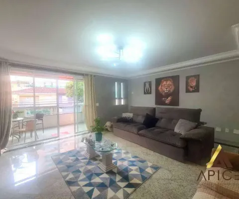 Maravilhosa casa com 256m² construídos - 04 suítes - 07 w.c - espaço gourmet com churrasqueira - psicina com deck - quintal - 02 vagas - pompéia