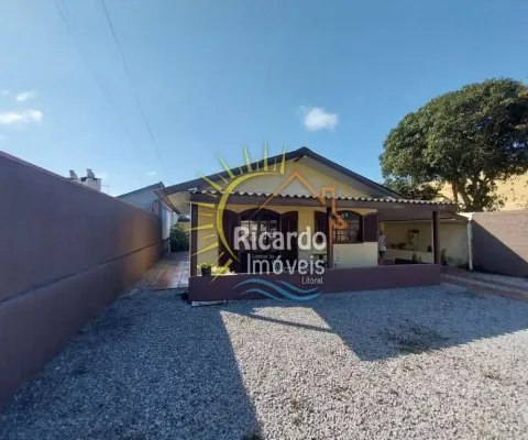 Casa com 3 quartos à venda na Rua Cabo Frio, 1.111, Shangri-lá, Pontal do Paraná