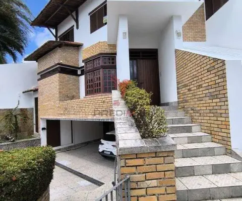 Linda casa com jardim, 4 quartos , sendo 3 suites , 4 vagas, no bairro capim macio, natal
