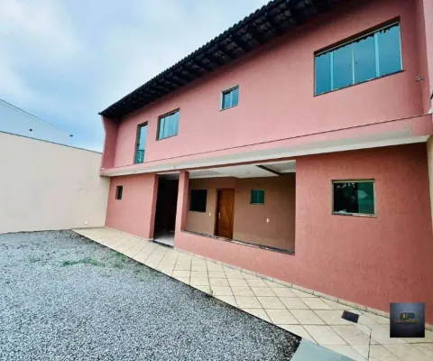 Casa 03 dormitórios, com uma área 250m2 terreno livre na frente - parque dos passaros - são bernardo campo/sp