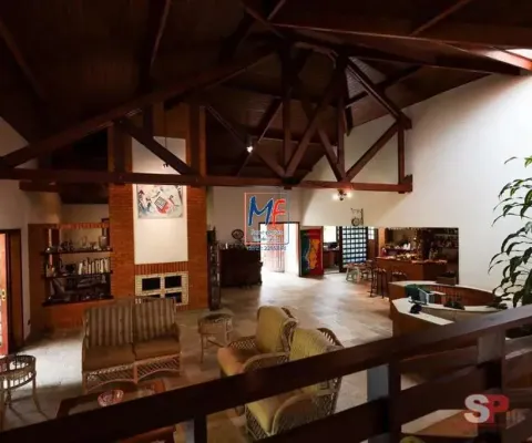Excelente casa  cotia com terreno de 2.530 m2 e  900m² a.u., 5  suítes , sala, cozinha, sala jogos, churrasqueira, forno de pizza, canil, 2 piscinas, jardim, 6 vagas (ref 20.233)