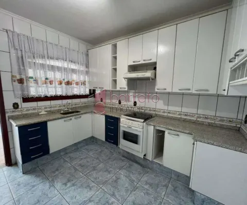 Casa para venda ou locação em jundiaí sp bairro jardim tannus 3 dorms (1 suíte) salas, cozinha c/ armário. 3 banheiros. área externa ampla. 3 vags!