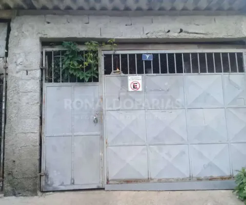 Casa à venda com 1 dormitório na região de parelheiros.