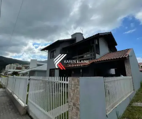 Casa à venda c/ 03 dormitórios, sendo 1 suíte na pedra branca - palhoça/sc.