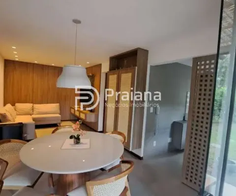 Casa de alto padrão em condomínio na praia do forte, mata de são joão-ba: 3 quartos, 3 suítes, 1 sala, 5 banheiros, 2 vagas, 135m².