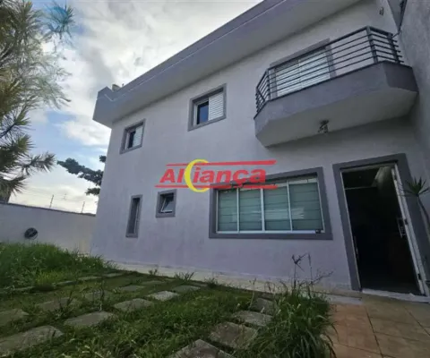 O lar dos seus sonhos, esse sobrado é a opção perfeita! 136 m², 3 dormitórios, com suíte, 2 vagas