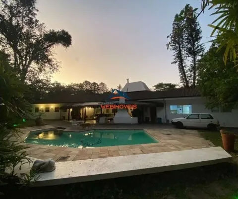 Imóvel de luxo na granja viana: casa em condomínio com 7 quartos, 4 suítes e 15 vagas de garagem em cotia-sp