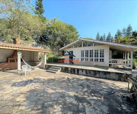Casa à venda na granja viana, carapicuíba-sp: 3 quartos, 1 suíte, 2 salas, 1 banheiro, 6 vagas de garagem, 196m². aproveite!