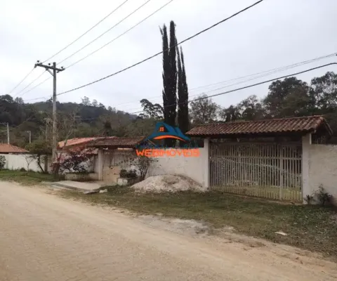 Casa à venda em são roque-sp, no bairro caete (mailasqui), com 2 quartos, 1 suíte, 2 salas, 2 banheiros, 11 vagas de garagem e 350,00 m² de área.