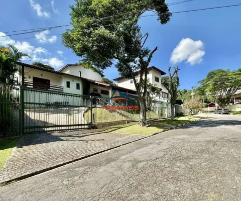 Imperdível: casa à venda em carapicuíba-sp, no bairro águas da fazendinha, com 4 quartos, 3 suítes, 3 salas, 5 banheiros, 8 vagas de garagem e 359,18 m² de área!