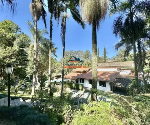 Oportunidade única! casa em condomínio à venda ou locação em cotia-sp, bairro algarve, com 3 quartos, 1 suíte, 3 salas, 4 banheiros, 8 vagas de garagem e 473,35 m² de área.