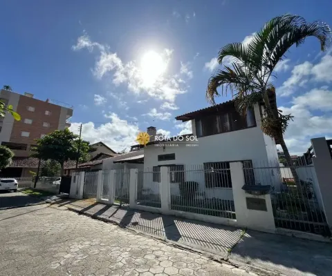 Casa com 4 quartos à venda na Rua Manjuba, Centro, Bombinhas