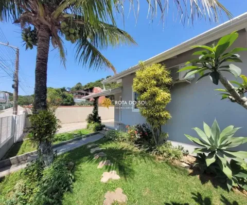 Casa com 3 quartos à venda na Rua Parati, Centro, Bombinhas