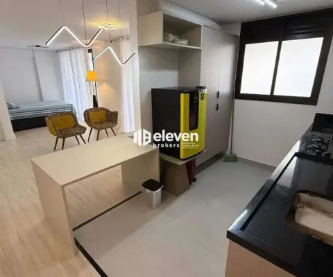 Studio mobiliado para alugar na ponta da praia – elegância, praticidade e vista para o mar!