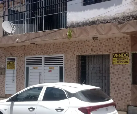 Casa à venda na Avenida Santana do Ipanema, 74, Cruz das Almas, Maceió