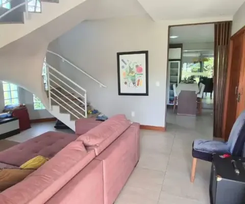 Maravilhosa casa com 4 suítes no bairro rio tavares em florianópolis