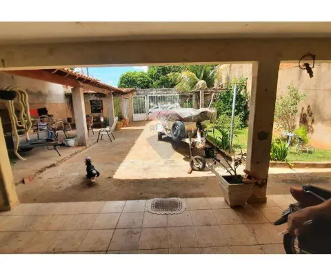 Casa  a venda bairro lago azul muito bem localizada