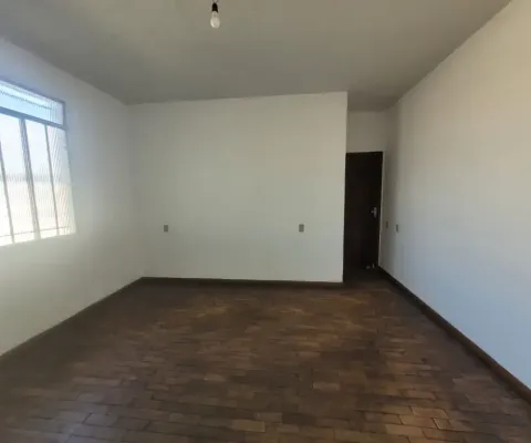 Casa com 3 quartos para alugar na Rua Ademar dos Santos Barbosa, 78, São Sebastião, Contagem