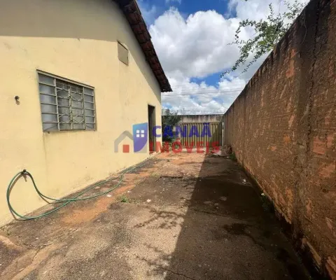 Casa com 3 quartos à venda no Jardim Canaã, Uberlândia 