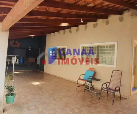 Casa 3 quartos próximo super maxi,  bairro seringueiras