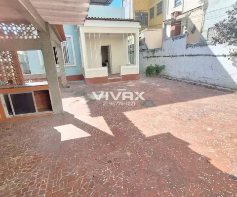 Casa com 4 quartos para alugar na Rua Castro Alves, Méier, Rio de Janeiro