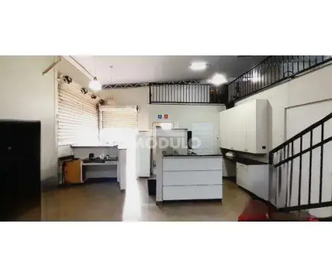 Ponto comercial para alugar na Rua Cruzeiro dos Peixotos, --, Centro, Uberlândia