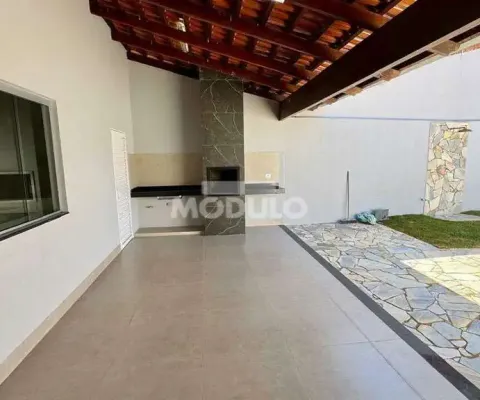 Casa residencial à venda, 3 quartos, 3 suítes, 4 vagas, santa mônica - uberlândia/mg