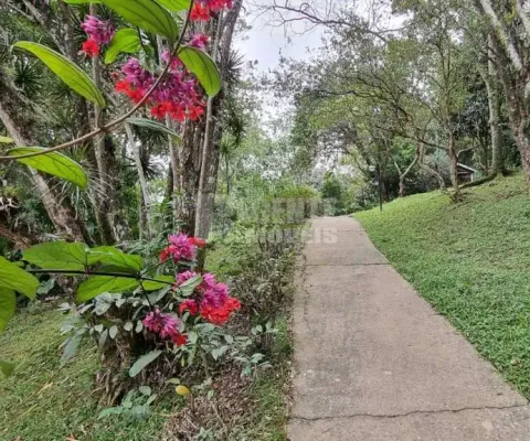Amplo apartamento à venda no bairro agronômica em florianópolis