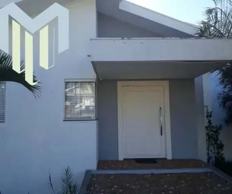 Casa à venda em condomínio portal da serra , marília com 04 suítes ,piscina , área gourmet, portaria e ronda 24 hr.