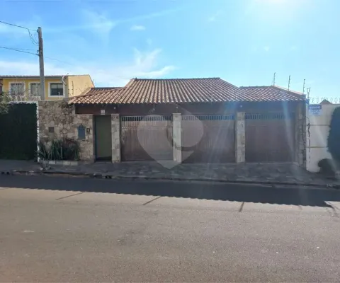 Casa com 3 quartos à venda na Rua José Missali, 108, Planalto Paraíso, São Carlos